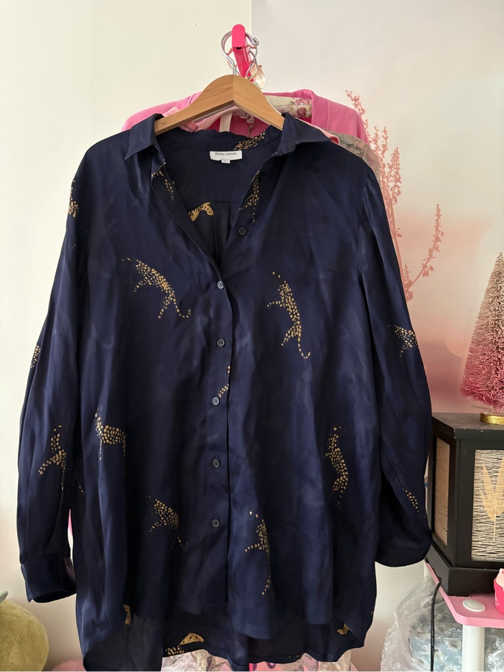 Button-Down Satin Shirt with Gold Leopard Motif - Navy